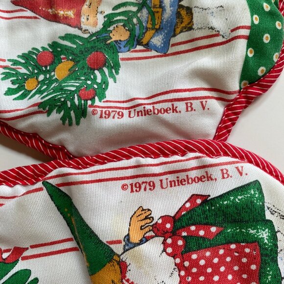 Unieboek Gnome Pot Holder and Oven Mitt 1979 Christmas - Picture 4 of 7
